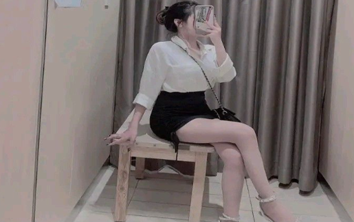 Call video, xong gặp ẻm ở ngoài còn dâm hơn nữa